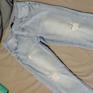 Distressed Crop Pant